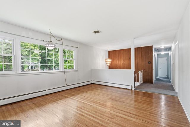 1198 STRATHMANN DR, Southampton, PA 18966