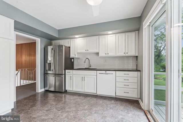 1198 STRATHMANN DR, Southampton, PA 18966