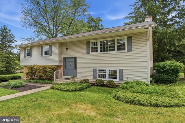 1198 STRATHMANN DR, Southampton, PA 18966