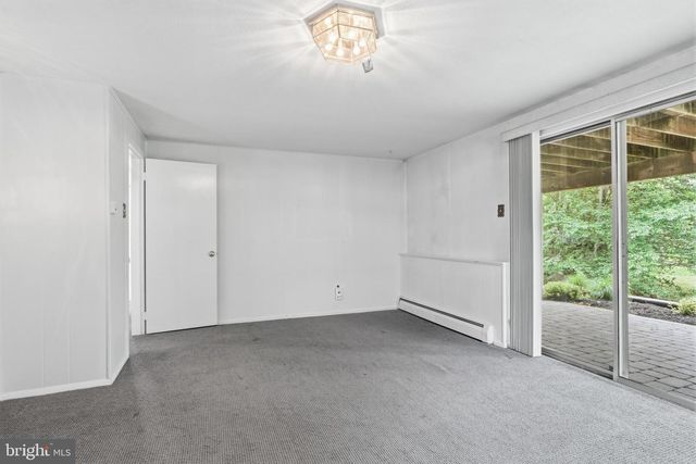 1198 STRATHMANN DR, Southampton, PA 18966