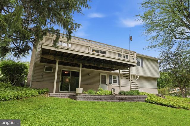 1198 STRATHMANN DR, Southampton, PA 18966