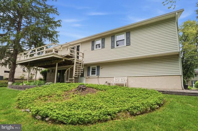 1198 STRATHMANN DR, Southampton, PA 18966