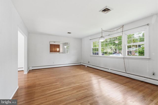 1198 STRATHMANN DR, Southampton, PA 18966