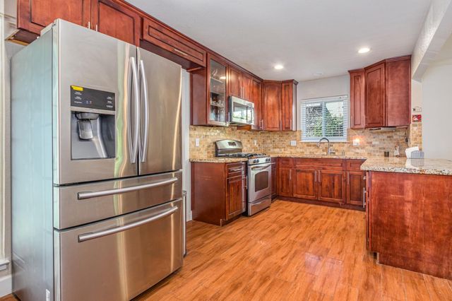 5105 Mount Rainier Dr, Sacramento, CA 95842