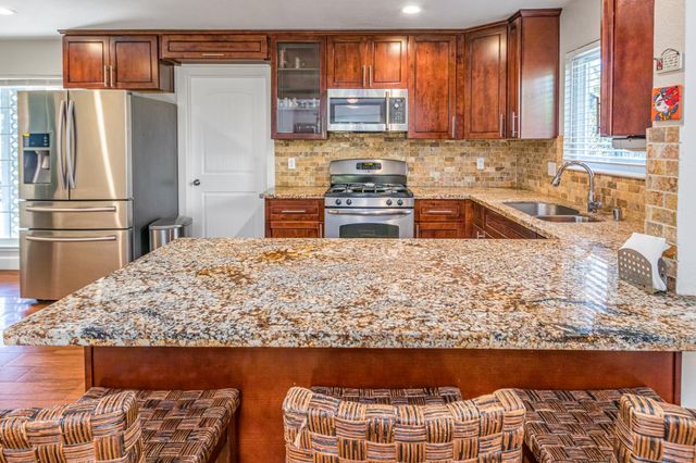 5105 Mount Rainier Dr, Sacramento, CA 95842