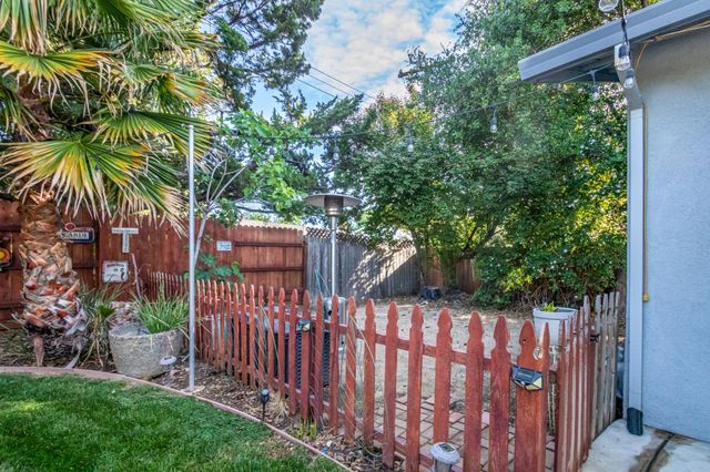 5105 Mount Rainier Dr, Sacramento, CA 95842