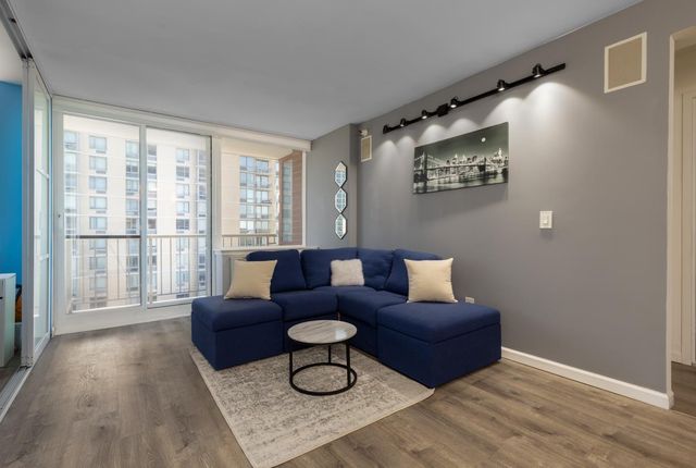 474 48th Ave Apt 15E, New York City, NY 11109