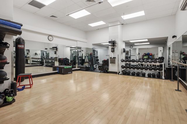 474 48th Ave Apt 15E, New York City, NY 11109