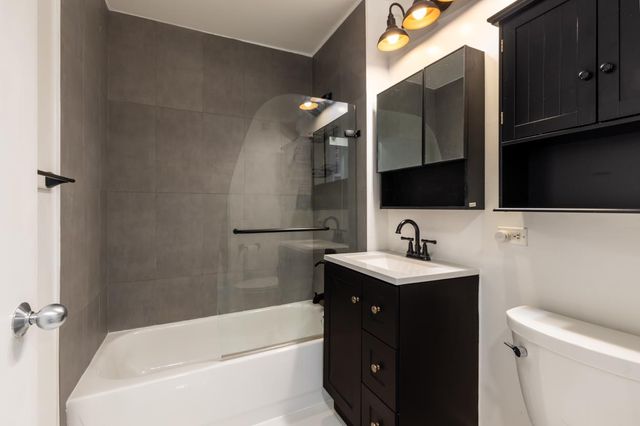 474 48th Ave Apt 15E, New York City, NY 11109