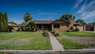 1124 W Santa Ana Avenue, Fresno, CA 93705