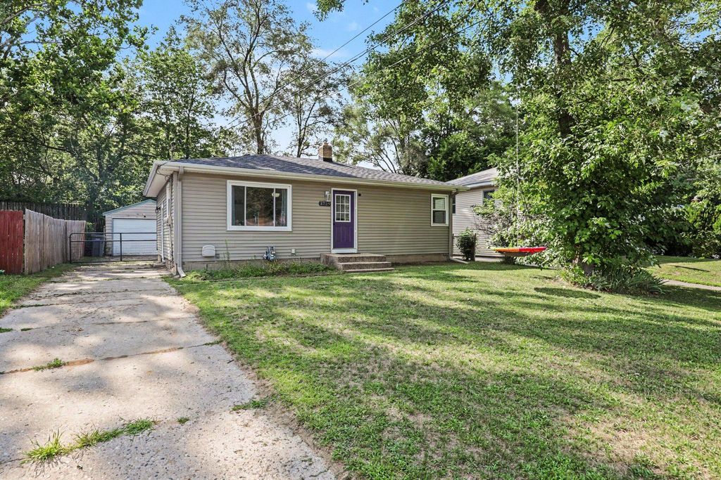 3729 Grape Avenue Ne, Plainfield Twp, MI 49525