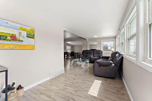 5590 E Maple Street, Knox, IN 46534