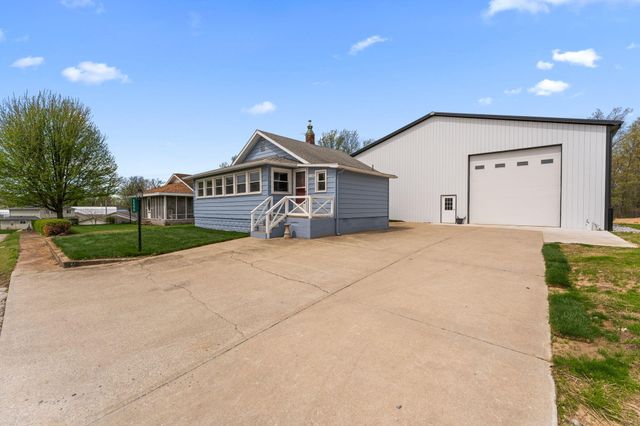 5590 E Maple Street, Knox, IN 46534