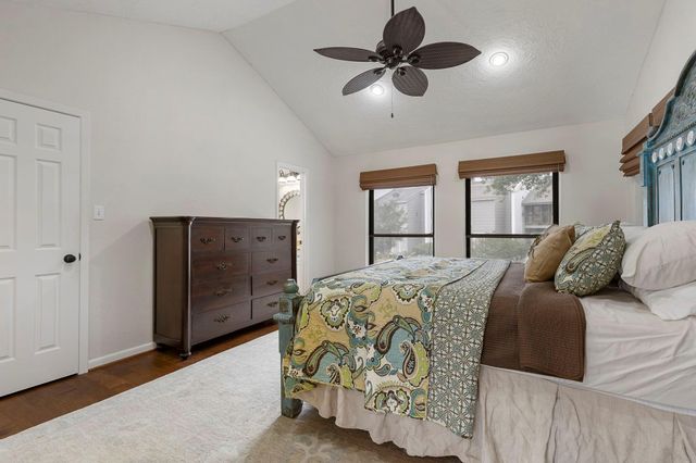 3930 Knollcrest Drive, Montgomery, TX 77356