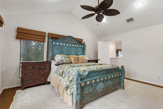 3930 Knollcrest Drive, Montgomery, TX 77356