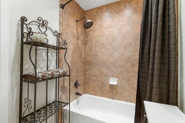 3930 Knollcrest Drive, Montgomery, TX 77356