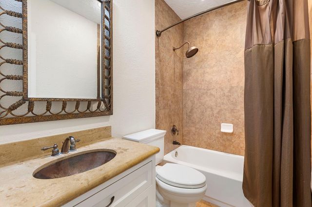 3930 Knollcrest Drive, Montgomery, TX 77356