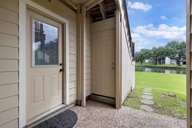 3930 Knollcrest Drive, Montgomery, TX 77356