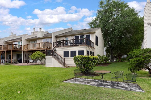 3930 Knollcrest Drive, Montgomery, TX 77356