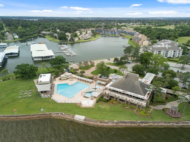 3930 Knollcrest Drive, Montgomery, TX 77356