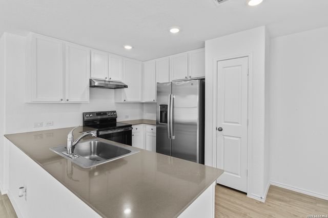 3307 GLACIER BLF, Kerrville, TX 78028