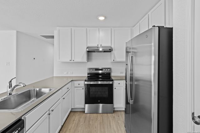 3307 GLACIER BLF, Kerrville, TX 78028