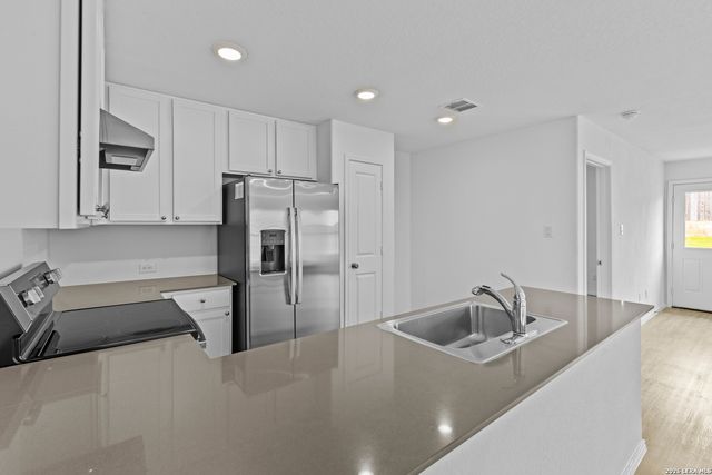 3307 GLACIER BLF, Kerrville, TX 78028