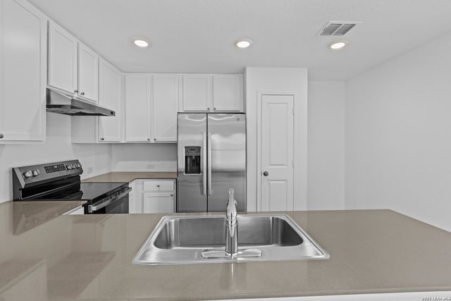 3307 GLACIER BLF, Kerrville, TX 78028