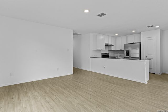 3307 GLACIER BLF, Kerrville, TX 78028