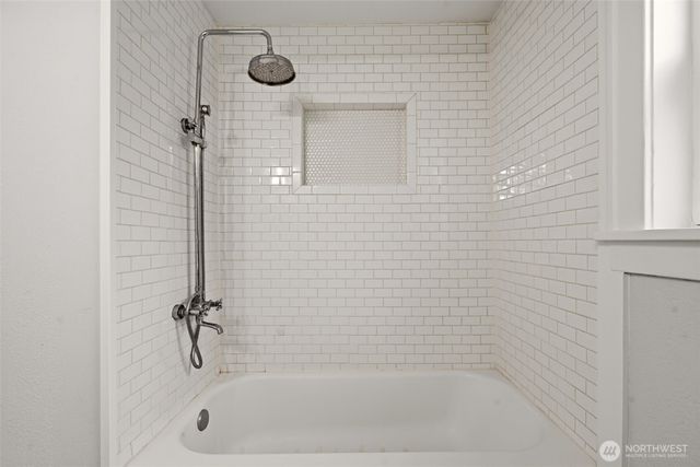 10408 Idlewild Road SW, Lakewood, WA 98498