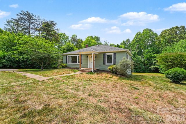 3230 12th Avenue SE, Hickory, NC 28602