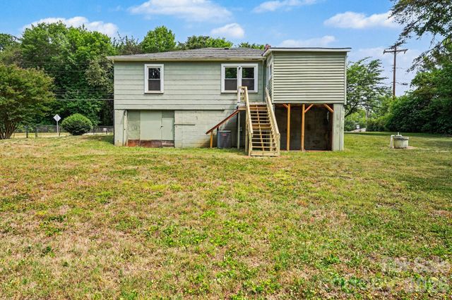 3230 12th Avenue SE, Hickory, NC 28602