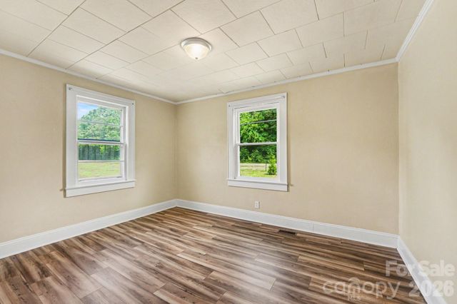 3230 12th Avenue SE, Hickory, NC 28602