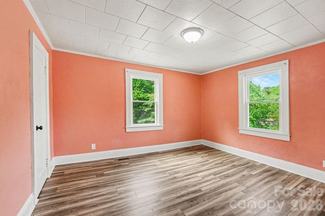 3230 12th Avenue SE, Hickory, NC 28602