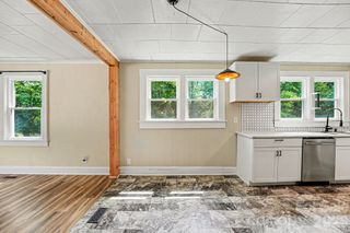 3230 12th Avenue SE, Hickory, NC 28602