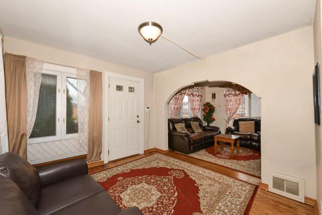 4747 S 21st STREET, Milwaukee, WI 53221