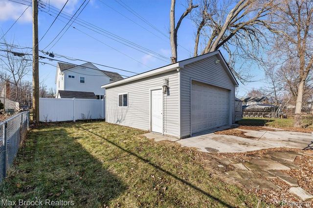 3515 Bacon Avenue, Berkley, MI 48072