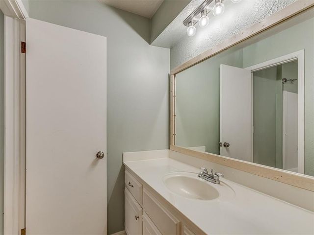 2004 Oak Forest Drive, Norman, OK 73071
