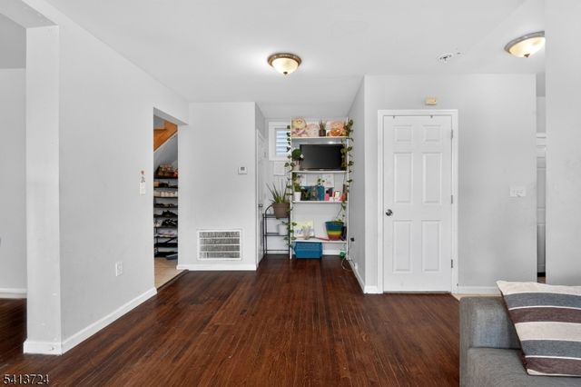 497 7Th Ave, Newark City, NJ 07107