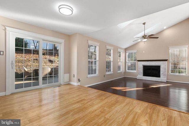 1521 FENWAY RD, Crofton, MD 21114