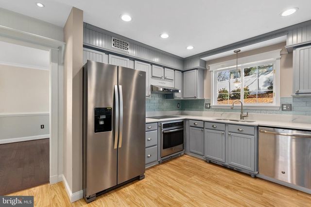 1521 FENWAY RD, Crofton, MD 21114