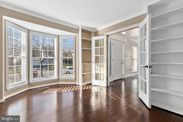 1521 FENWAY RD, Crofton, MD 21114