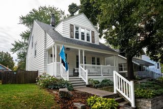 4050 N Stowell AVENUE, Shorewood, WI 53211