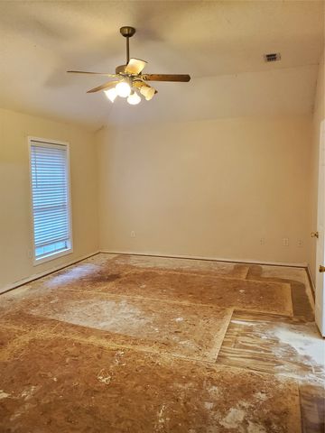 5423 Bryce Canyon Court, Fort Worth, TX 76137