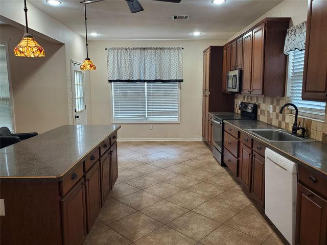 5423 Bryce Canyon Court, Fort Worth, TX 76137