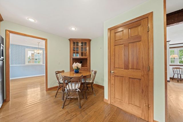 20 Worcester Dr, Norwood, MA 02062
