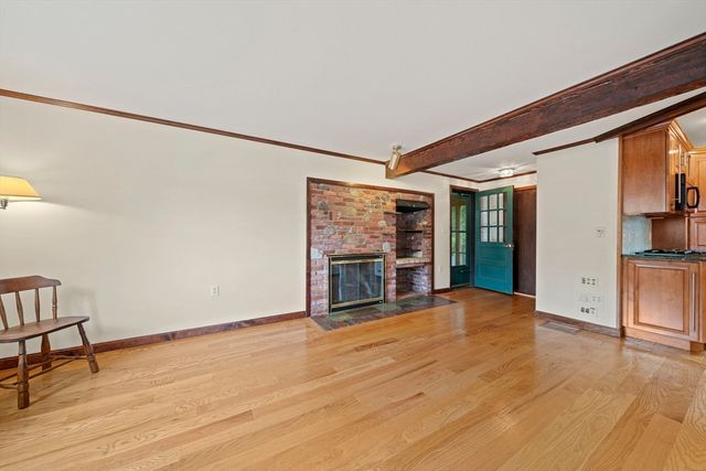 20 Worcester Dr, Norwood, MA 02062