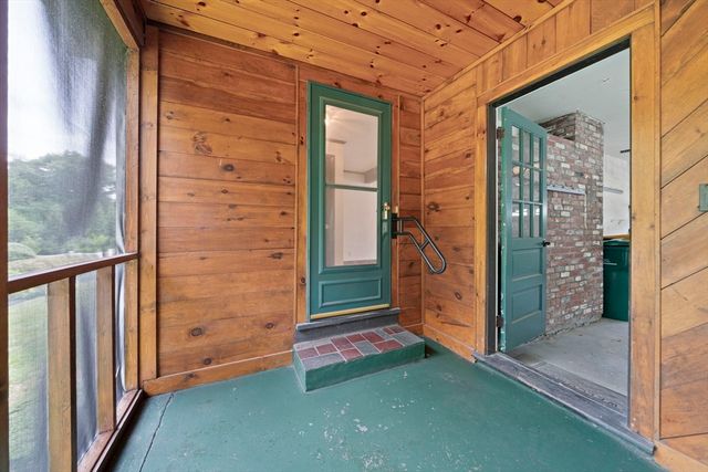 20 Worcester Dr, Norwood, MA 02062