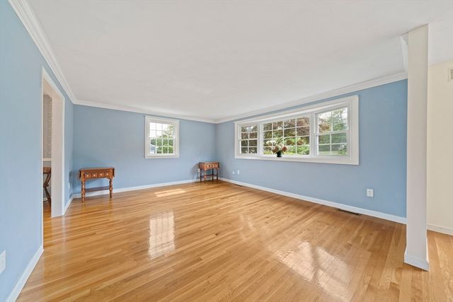 20 Worcester Dr, Norwood, MA 02062
