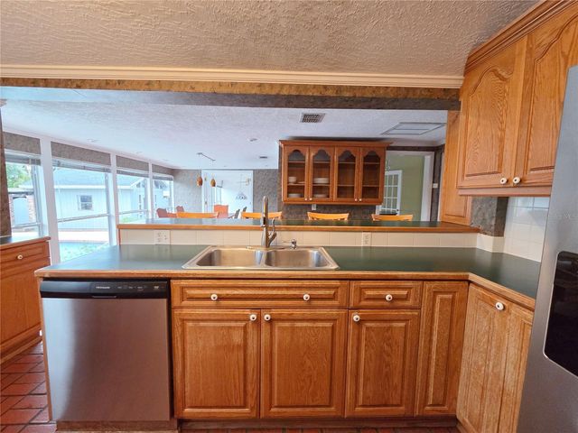 2910 11TH AVENUE N, St Petersburg, FL 33713